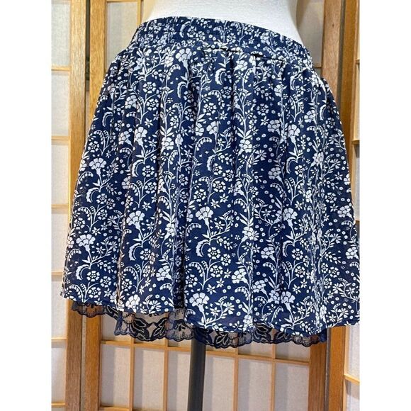 Forever 21 Med Floral Miniskirt - Picture 1 of 9